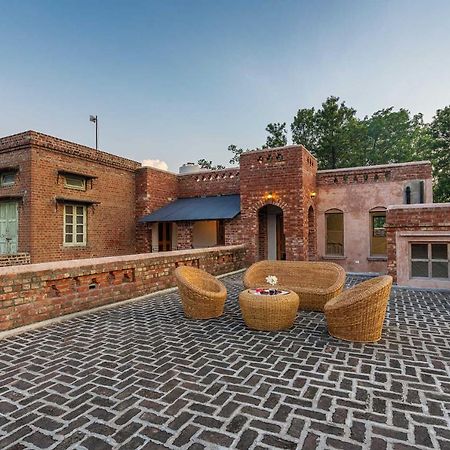 Stayvista'S Peepal Haveli - Rustic Kothi With Terrace, Breathtaking View & Bonfire Narainpur  エクステリア 写真