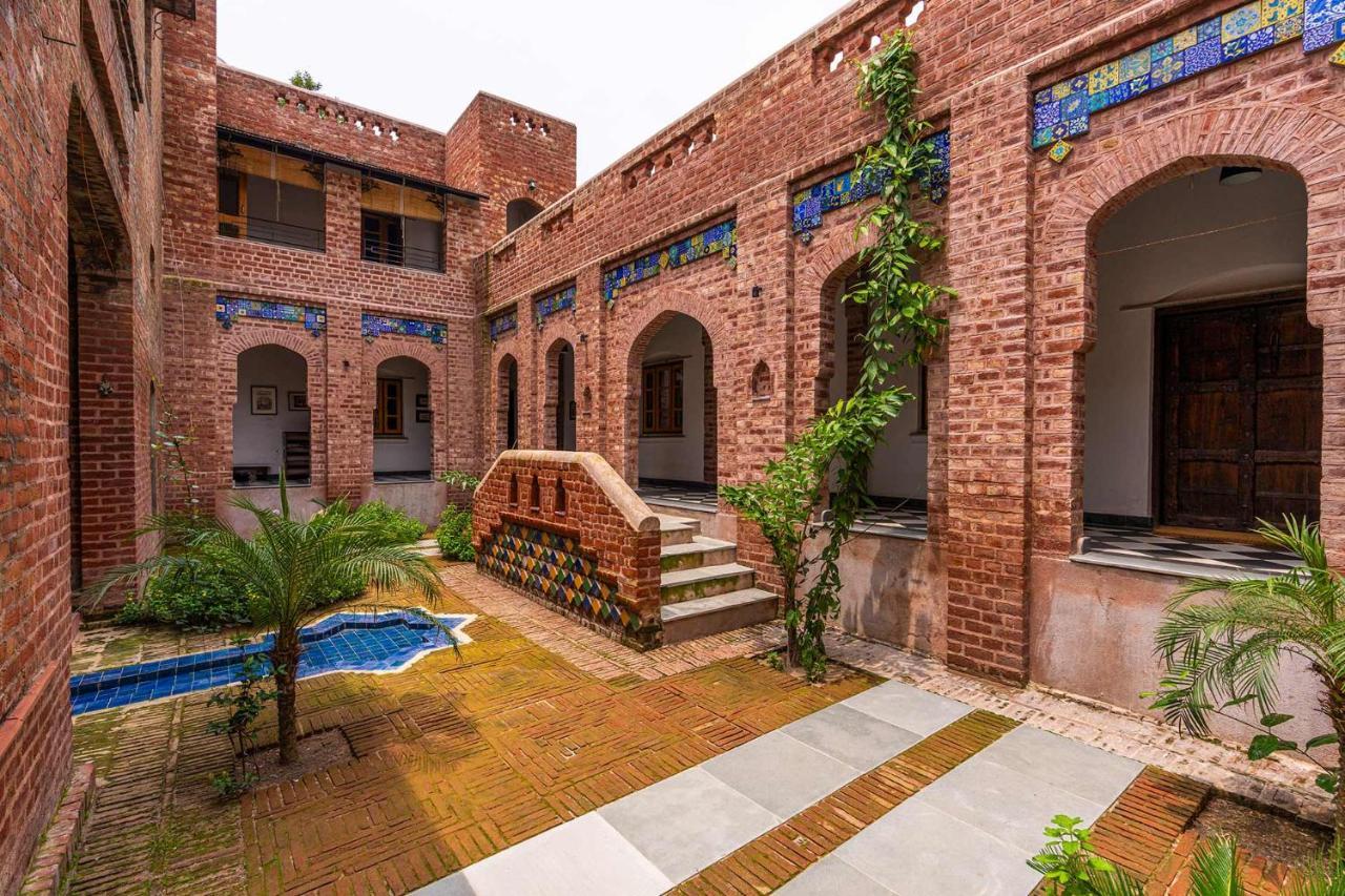 Stayvista'S Peepal Haveli - Rustic Kothi With Terrace, Breathtaking View & Bonfire Narainpur  エクステリア 写真