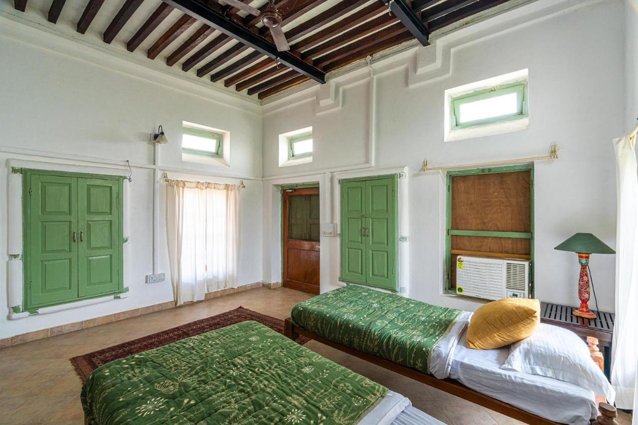 Stayvista'S Peepal Haveli - Rustic Kothi With Terrace, Breathtaking View & Bonfire Narainpur  エクステリア 写真