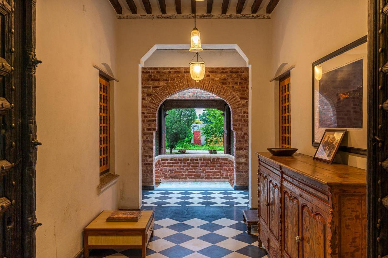 Stayvista'S Peepal Haveli - Rustic Kothi With Terrace, Breathtaking View & Bonfire Narainpur  エクステリア 写真