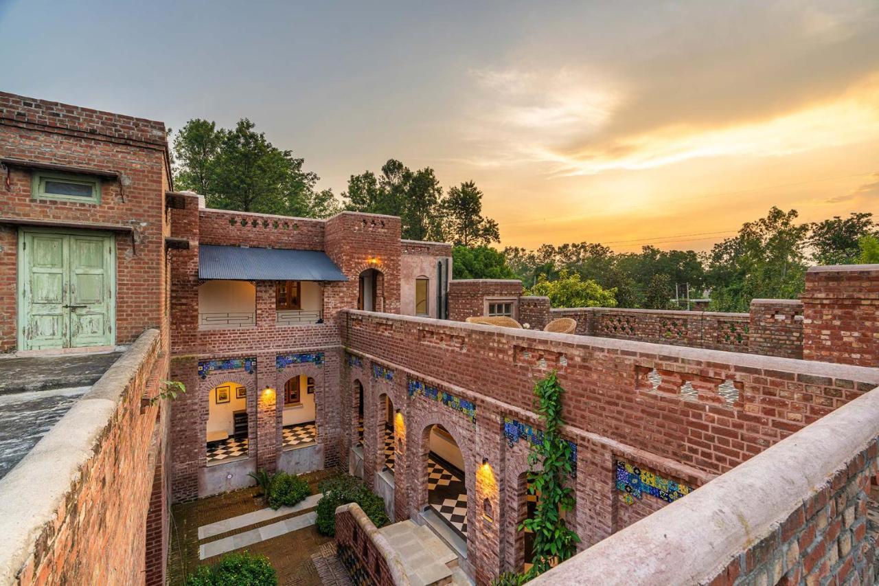 Stayvista'S Peepal Haveli - Rustic Kothi With Terrace, Breathtaking View & Bonfire Narainpur  エクステリア 写真