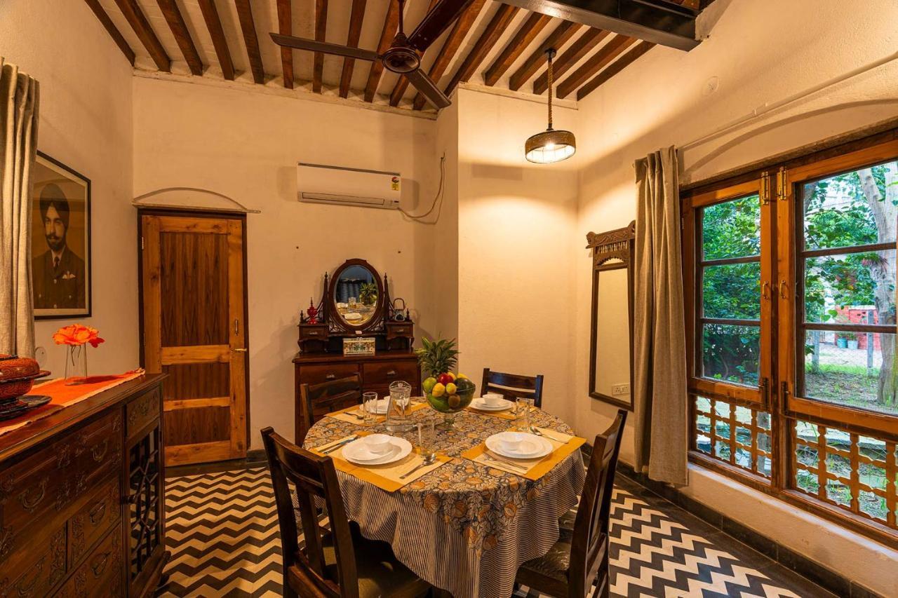 Stayvista'S Peepal Haveli - Rustic Kothi With Terrace, Breathtaking View & Bonfire Narainpur  エクステリア 写真